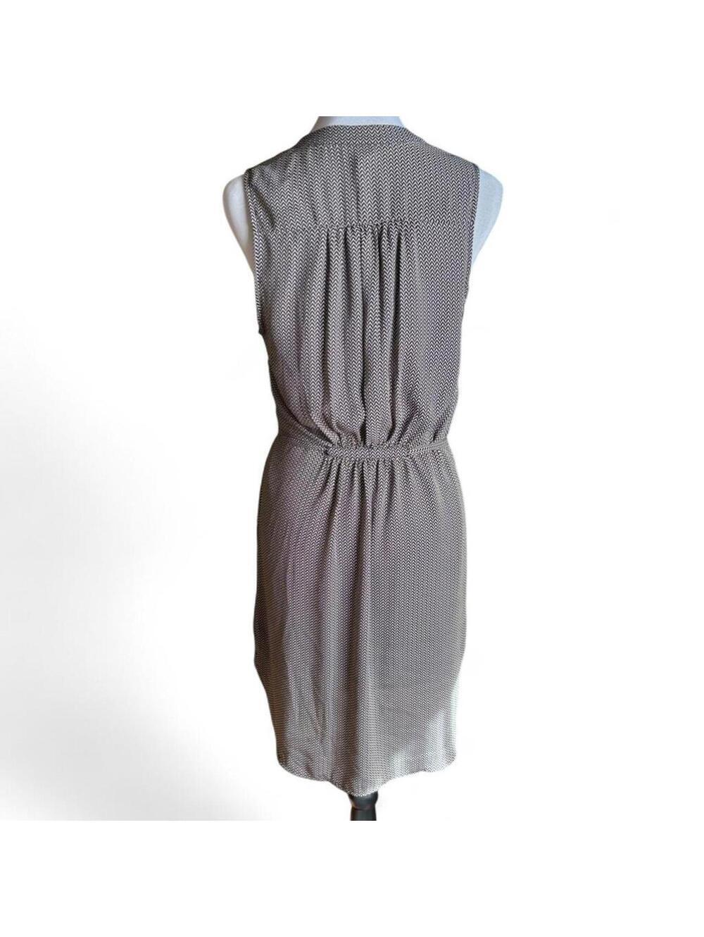 H&M black and tan chevron print dress with tie waist Size 6 - Picture 6 of 7